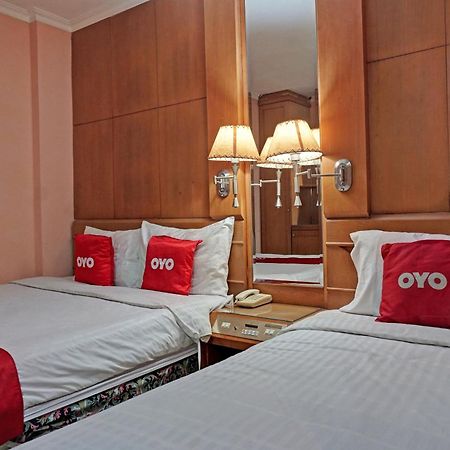 Oyo 671 Hotel Capitol Jakarta Exterior photo